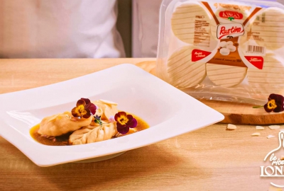 Steamed ravioli with Rustino Longo, soy carrots and roasted almonds 